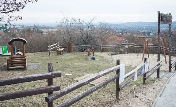 Cserebogár utcai játszótér