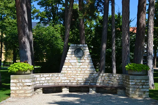 Emlékpad Blaháné emlékére – Balatonfüred