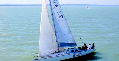 Élményhajózás a Balatonon egy klasszikus svéd tengeri cirkálón