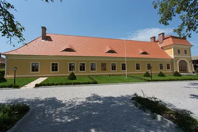 Bél Mátyás Látogatóközpont – Balatonkeresztúr