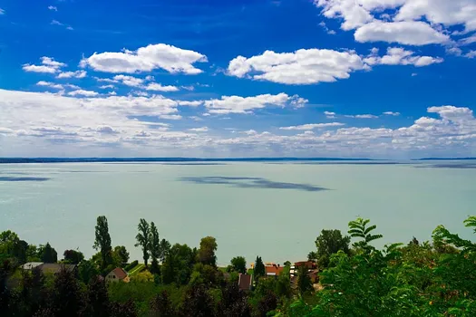 Akarattya Magaspart – Balatonakarattya