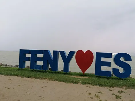 Fenyves felirat – Balatonfenyves