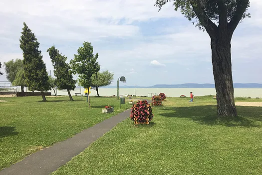 Berzsenyi Utcai Szabadstrand – Balatonszemes