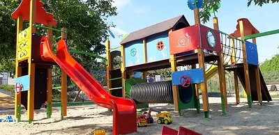Barackos játszótér