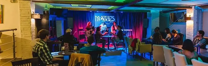 Montázs Art Café