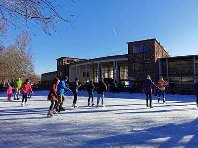 Almádi jégpálya – Balatonalmádi