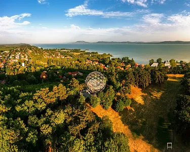 Gömbkilátó – Balatonboglár