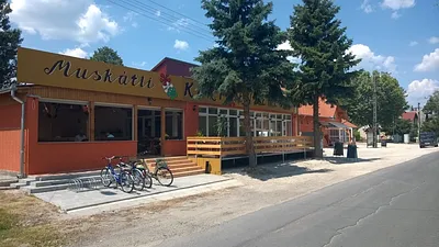 Muskátli Vendéglő – Balatonfenyves