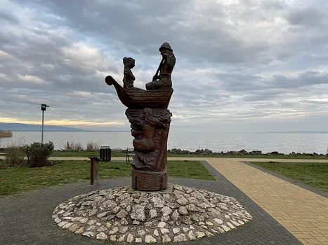 Helka és Kelén szobor – Keszthely