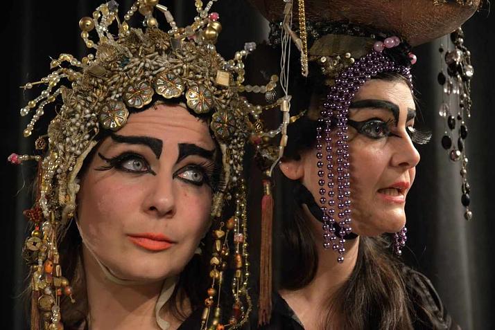 1001 éjszakai meséi - a könyv pikáns meséiből olvas felKrasznahorkai Ágnes és Miklusicsák Aliz