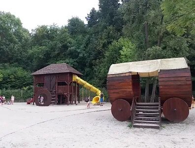 A part alatt - Népmesék játszótér