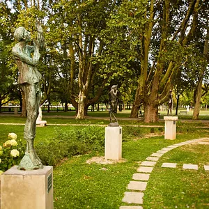 Kézfogás Európa Szoborpark – Balatonalmádi