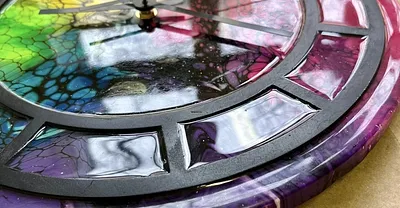 ÓRAKÉSZÍTŐ WORKSHOP – FLUID ART & MŰGYANTA – 25 CM vagy 30 CM