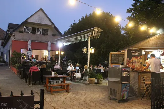 Csalogány Étterem és Kávézó – Balatonfenyves
