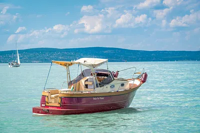 Keleti medence egész napos tura a Balatonon Wia 265 Elektromos Yachton