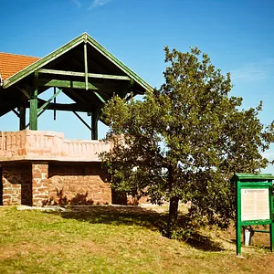 Vörös Homokkő Tanösvény – Balatonalmádi