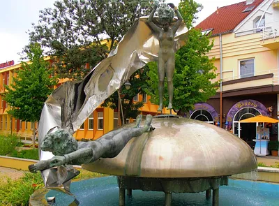 Vénusz születése szobor – Siófok