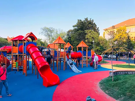 Labirintus játszótér