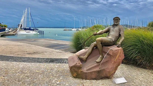 Bujtor István szobor – Balatonfüred
