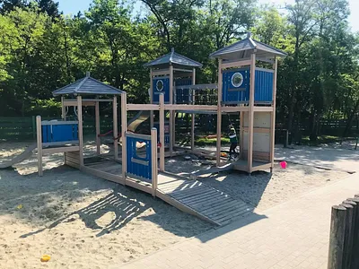 Bazsarózsa utcai játszótér