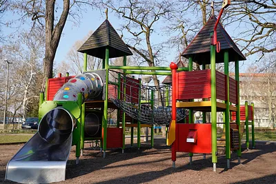 Ötholdas pagony játszótér