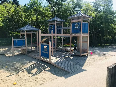 Bazsarózsa utcai játszótér