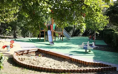 Deres utcai játszótér