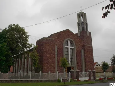 Szentháromság templom – Balatonlelle