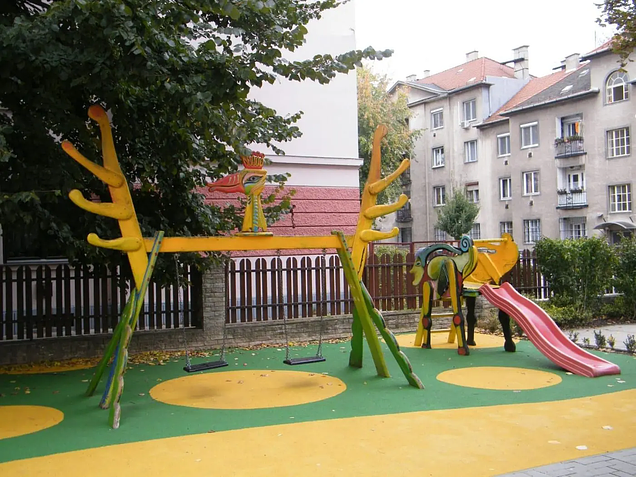 Tücsöktanya családi játszóház
