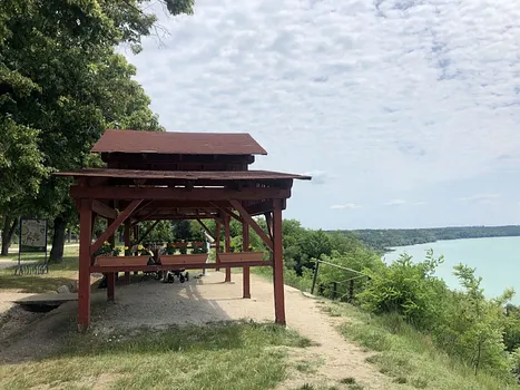 Kisfaludy Kilátó – Balatonakarattya