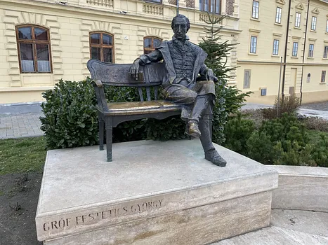 Gróf Festetics György ülőszobra – Keszthely